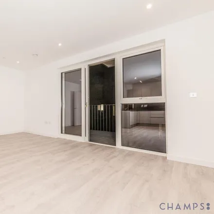 Image 5 - Lakeview, Moorhen Drive, The Hyde, London, NW9 7FF, United Kingdom - Apartment for rent