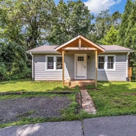 Buy this 3 bed house on 3 Detroit Avenue in Asheville, NC 28806