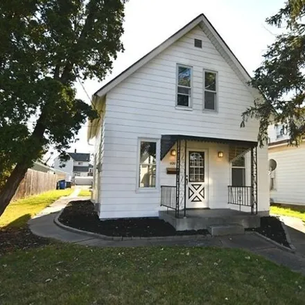 Buy this 3 bed house on 1646 19th Avenue in Moline, IL 61265