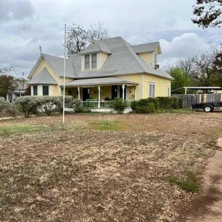 Image 4 - 999 North College Street, Brady, TX 76825, USA - House for sale
