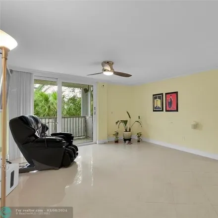 Image 3 - Travelodge, 4011 North Ocean Boulevard, Fort Lauderdale, FL 33308, USA - Condo for sale