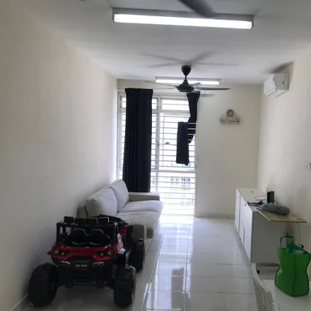 Rent this 3 bed apartment on Block A in Jalan 19/1, MasReca 19