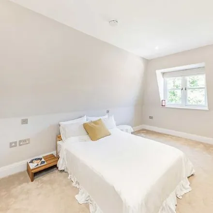 Rent this 5 bed duplex on 6 The Drive in Cottenham Park, London