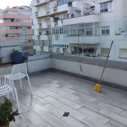 Image 4 - Rua Mário Domingues, 2825-450 Costa da Caparica, Portugal - Apartment for rent