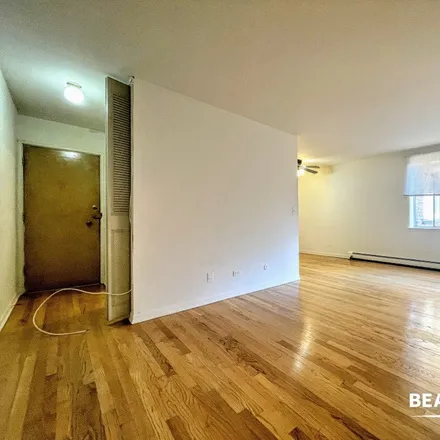 Rent this 1 bed apartment on 530 West Aldine Avenue