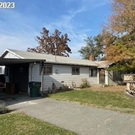 Buy this 3 bed house on 109 Northwest Willow Drive in Stanfield, Umatilla County