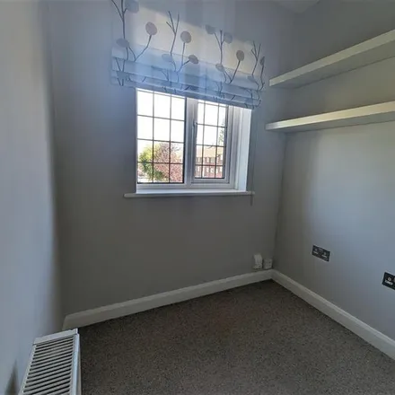 Image 2 - Fearnville View, Leeds, LS8 3EA, United Kingdom - Apartment for rent