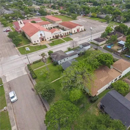 Image 6 - 1111 West 6th Street, Freeport, TX 77541, USA - House for sale