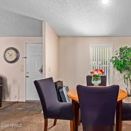 Image 4 - East Bluefield Avenue, Phoenix, AZ 85024, USA - Apartment for sale