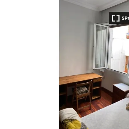 Rent this 3 bed room on Calle Biarritz / Biarritz kalea in 3, 48002 Bilbao