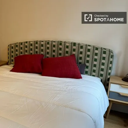 Rent this 2 bed apartment on Rue Blanche - Blanchestraat 42 in 1060 Saint-Gilles - Sint-Gillis, Belgium