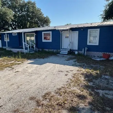 Buy this studio apartment on 598 Candlelight Road in Polk County, FL 33859