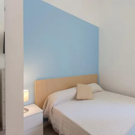 Rent this 5 bed room on Centre de Formació de Persones Adultes de Burjassot in Calle José Carsí, 10