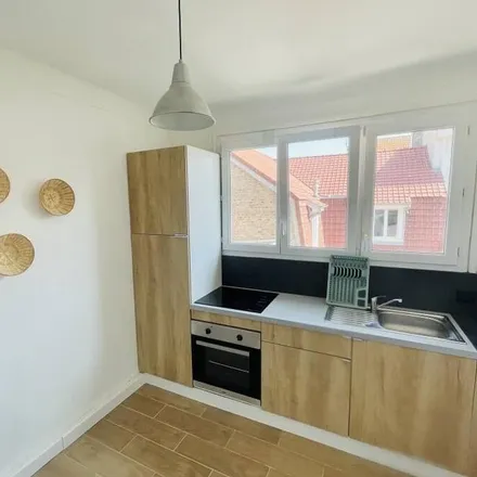 Rent this 2 bed apartment on 62600 Berck