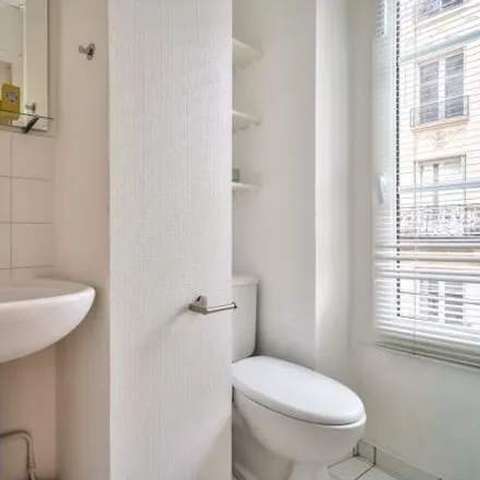 Image 9 - 10 Rue des Moines, 75017 Paris, France - Apartment for rent
