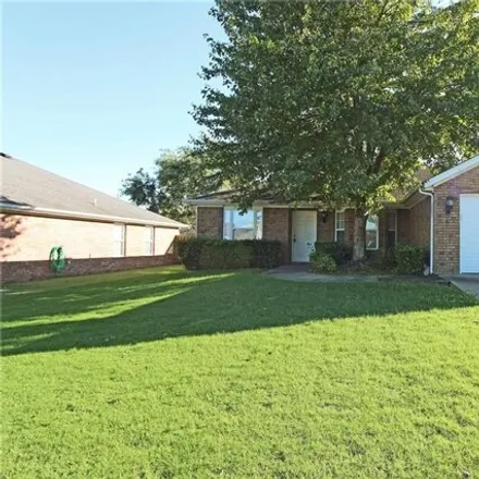 Rent this 3 bed house on 3907 Southwest Moline Avenue in Bentonville, AR 72712