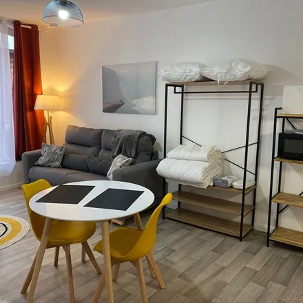 Rent this 1 bed apartment on 6 Square du Bois Perrin in 35000 Rennes, France