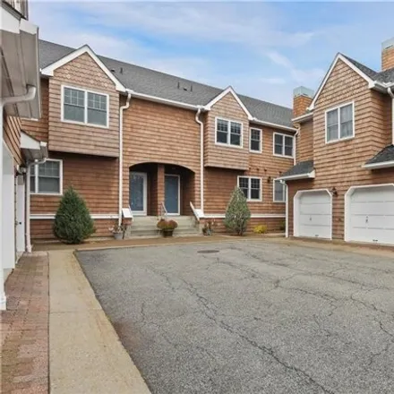 Rent this 2 bed townhouse on 205 Half Moon Bay Drive in Village of Croton-on-Hudson, NY 10520