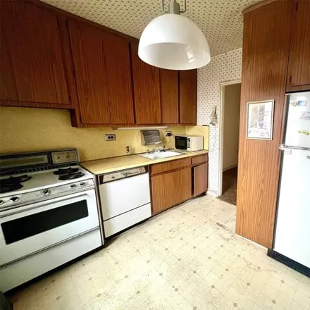 Image 3 - Adlon, 83-55 Woodhaven Boulevard, New York, NY 11421, USA - Apartment for sale