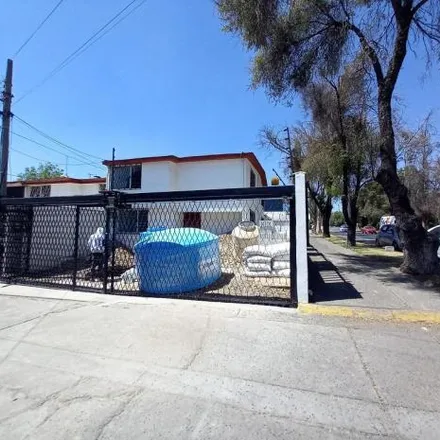 Rent this 4 bed house on Calle Manuel Terres in 53100 Naucalpan de Juárez, MEX