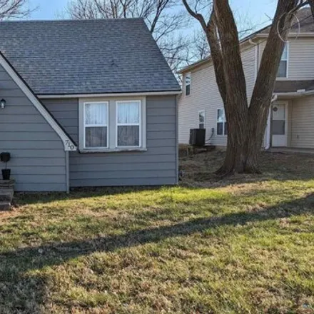 Buy this 2 bed house on 714 West Rogers Street in Clinton, MO 64735
