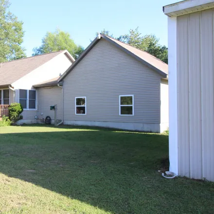Image 3 - 19545 Pierce Road, Stanwood, Mecosta Township, MI 49346, USA - House for sale
