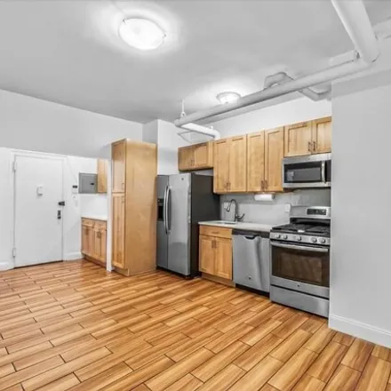 Image 3 - 30-45 Hobart Street, New York, NY 11377, USA - Apartment for sale