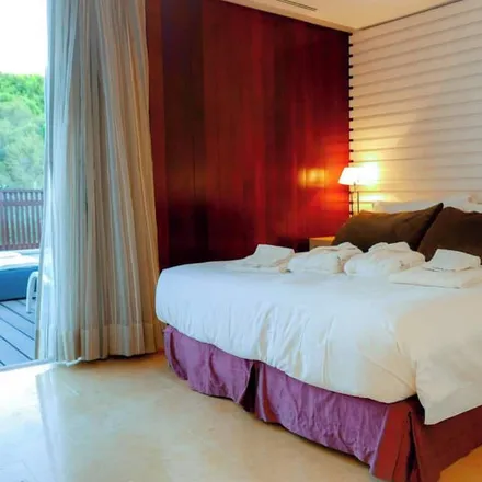 Rent this 3 bed house on Olhos de Água in Estrada de Albufeira, 8200-635 Albufeira