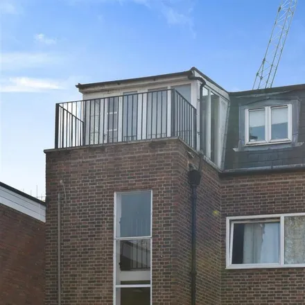 Image 2 - Quilliam, Brentford High Street, London, TW8 8AD, United Kingdom - Apartment for rent