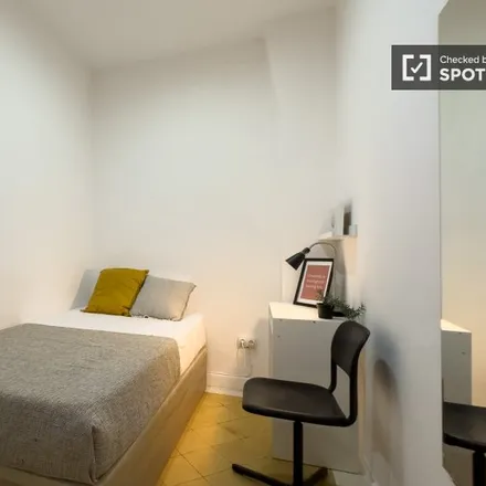 Rent this 5 bed room on Avinguda del Paral·lel in 08001 Barcelona, Spain