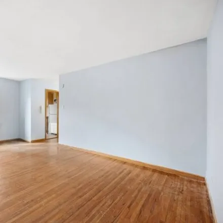 Image 6 - 394 Avenue S, New York, NY 11223, USA - Apartment for sale