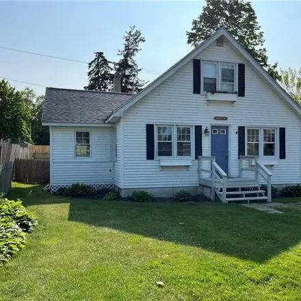 Rent this 3 bed house on 26 Taylor Avenue in Madison, CT 06443