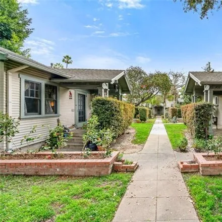 Buy this 18 bed house on South Euclid Avenue in Pasadena, CA 91101