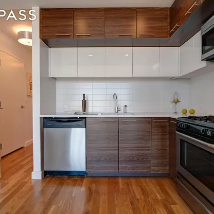 Rent this 1 bed apartment on Gymboree in 365 4th Avenue, New York