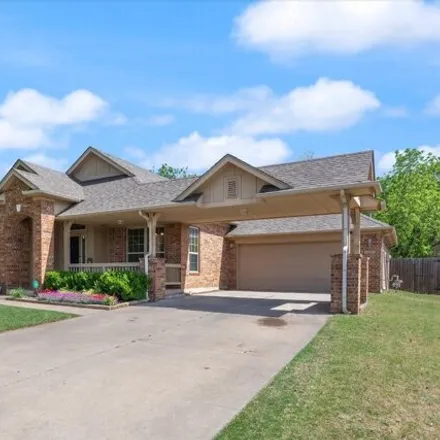 Buy this 3 bed house on 704 Hedgewood Dr in Moore, Oklahoma