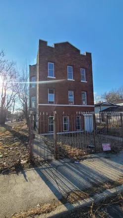 Buy this 11 bed duplex on 6618 South Carpenter Street in Chicago, IL 60621