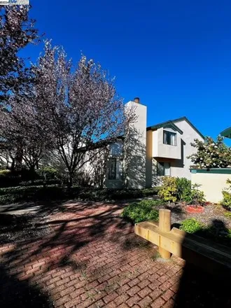 Rent this 3 bed townhouse on 617 Ironwood Road in Alameda, CA 94502