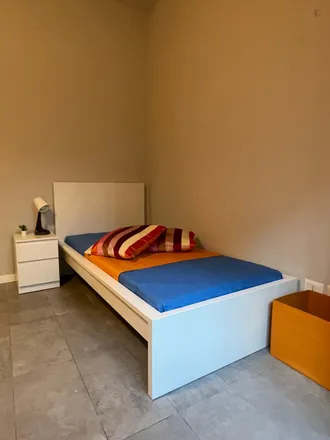Rent this 2 bed room on Il piccolo sogno in Viale Sarca, 20162 Milan MI