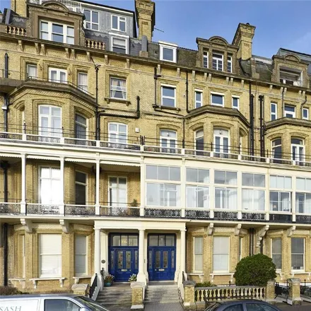 Rent this 3 bed apartment on King's Gardens in Hove, BN3 2PG