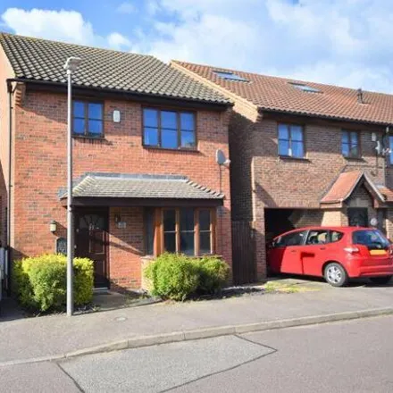 Buy this 4 bed duplex on Perivale in Monkston, MK10 9PE