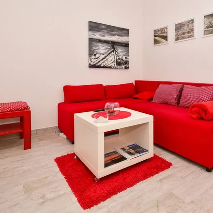 Rent this studio apartment on Kipara Meštrovica 5