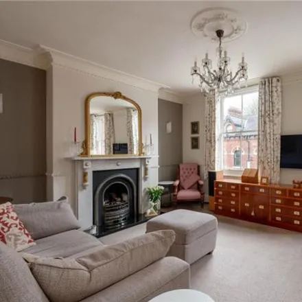Image 2 - Gillygate Guest House, 43 Gillygate, York, YO31 7EA, United Kingdom - Townhouse for sale