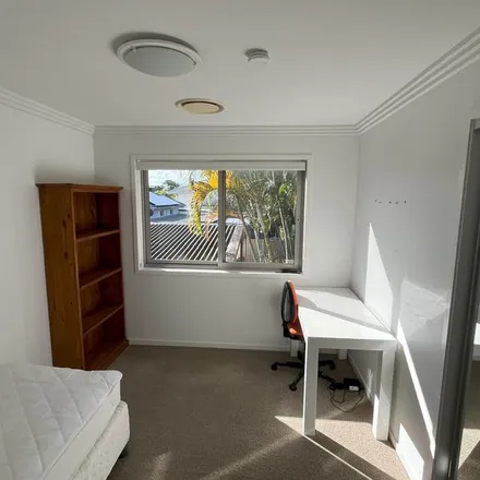 Image 3 - Dolphin Avenue, Mermaid Beach QLD 4218, Australia - Apartment for rent