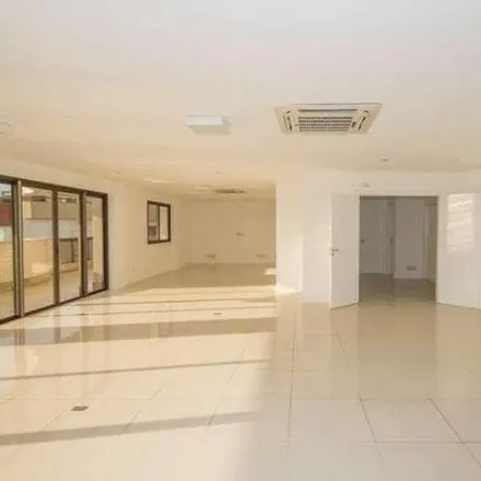 Buy this 5 bed apartment on Terminal Alvorada - Arquiteto Jaime Lerner in Avenida das Américas, Barra da Tijuca