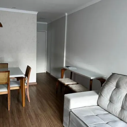Rent this 3 bed apartment on Rua João Wyclif in Guanabara, Londrina - PR