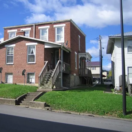 Buy this 2 bed duplex on Lee Street in Maysville, KY 41056