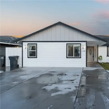 Buy this 3 bed house on 692 L Street Southeast in Ephrata, WA 98823