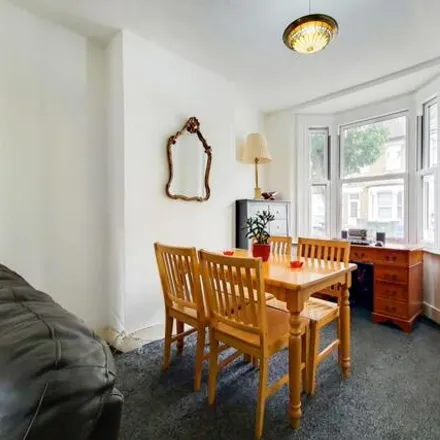 Image 3 - 43 Faringford Road, London, E15 4DW, United Kingdom - Townhouse for rent
