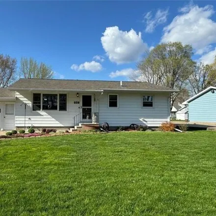 Buy this 3 bed house on 640 South 5th Street in La Crescent, MN 55947