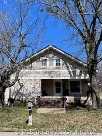 Buy this 3 bed house on 324 Northeast 2nd Street in Wilburton, OK 74578